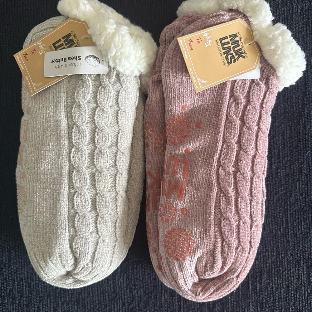 Muk Luks Cable Knit Slipper Socks in Cream and Pink